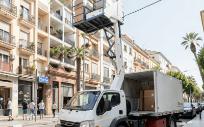 Cómo elegir una mudanza urgente con elevador en Alicante